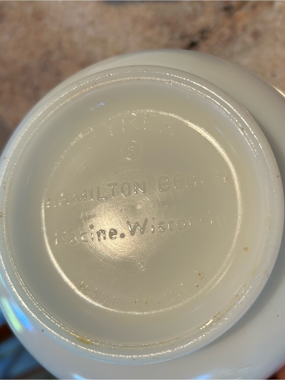 Pyrex Made for Hamilton Beach Opal Glass Mixing Bowl Ribbed w/Pour Spout
6 cups - Picture 6 of 7